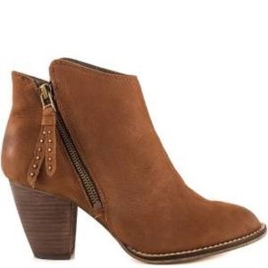 Steve Madden Brown Whysper Booties Ankle Boots